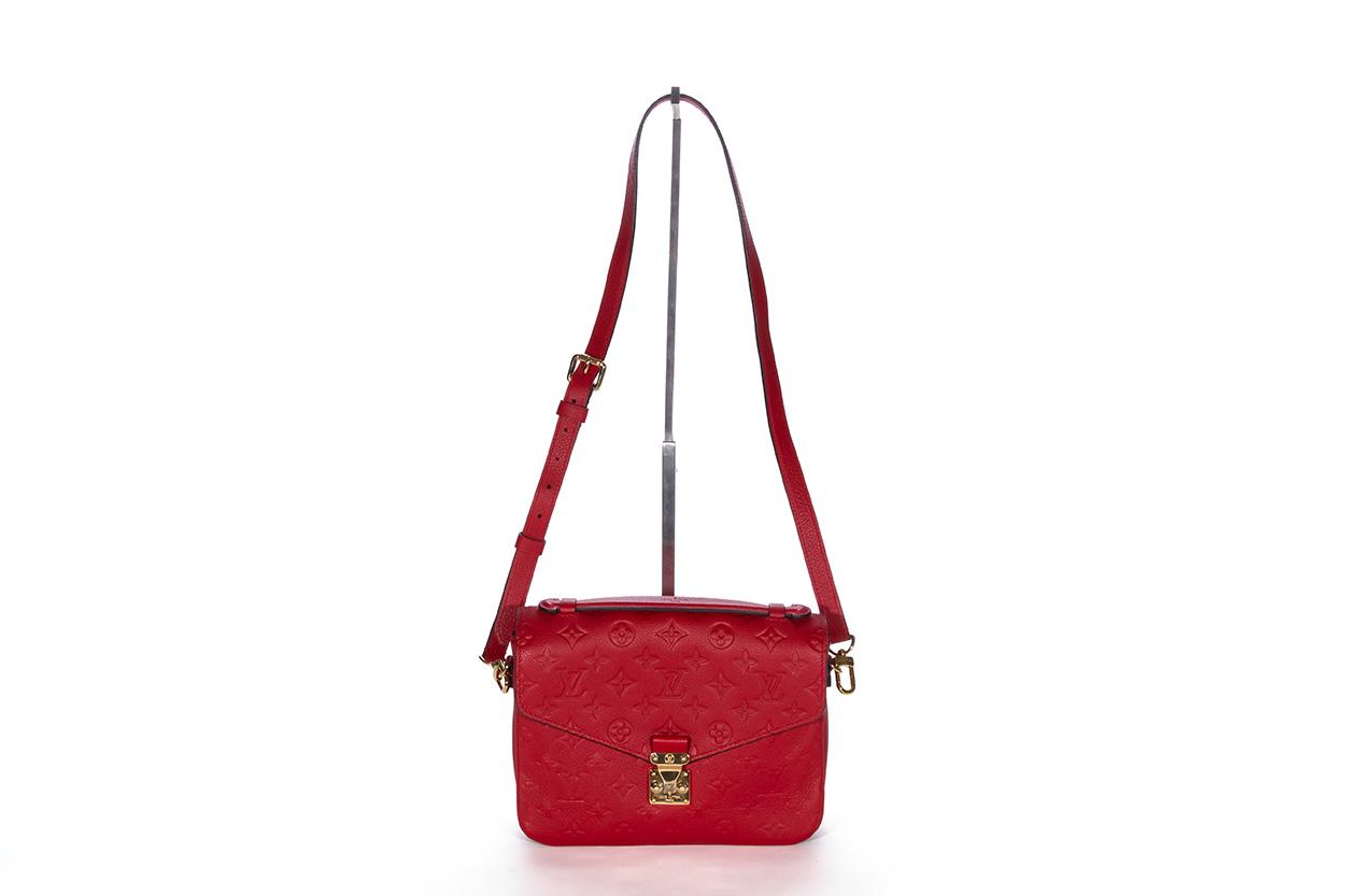 Metis leather crossbody bag Louis Vuitton Red in Leather - 24650980