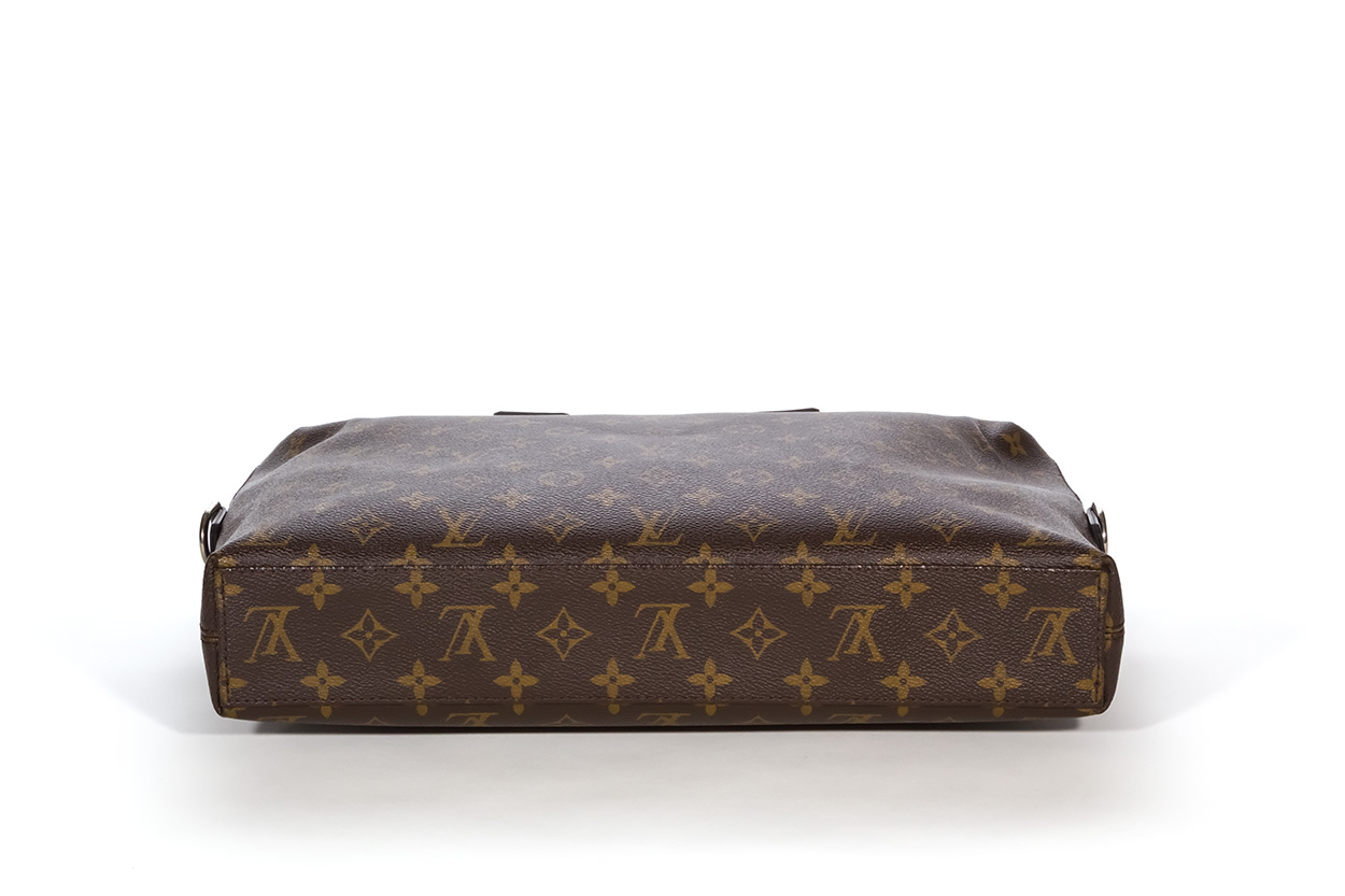 Louis Vuitton Porte-Documents Jour Porte Macassar Monogram Messenger Bag -  Ideal Luxury