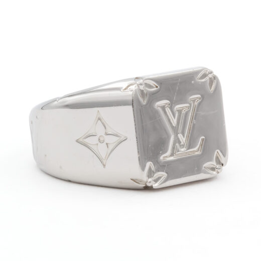 Louis Vuitton LV Monogram Signet Ring, Men's Fashion, Watches &  Accessories, Jewelry on Carousell